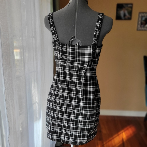 Hollister Black and White Plaid Mini Dress - Jumper - Size XXS - Picture 7 of 11
